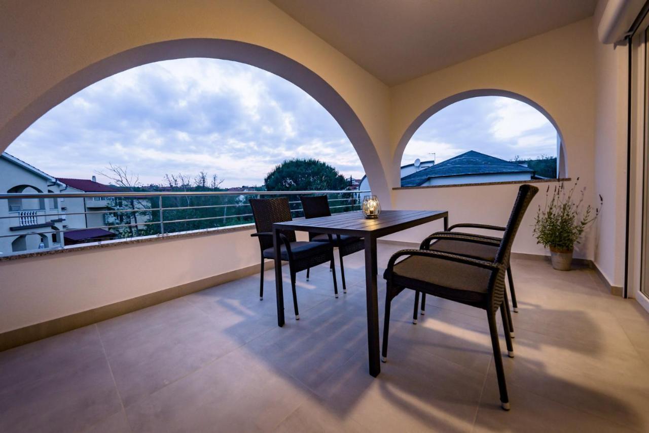 Apartmani Villa Zora لوبار المظهر الخارجي الصورة