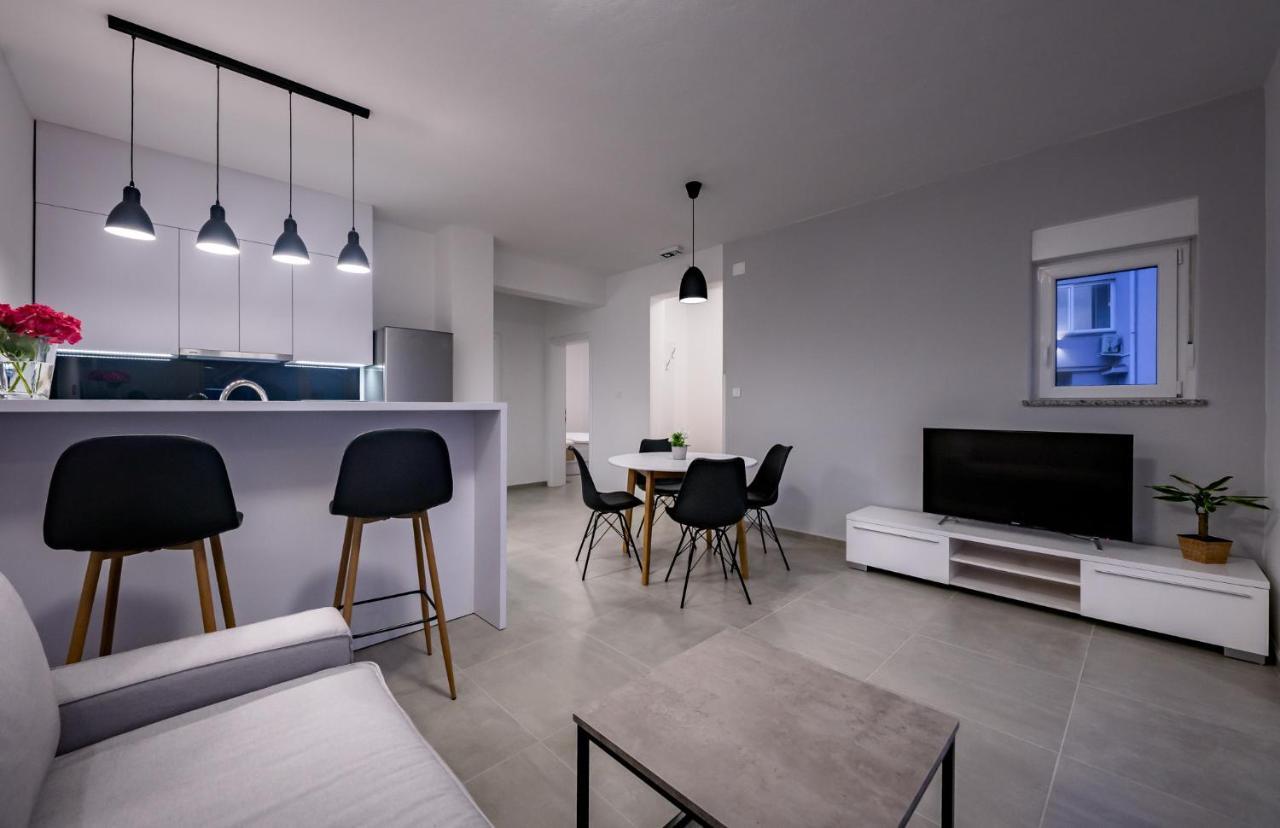 Apartmani Villa Zora لوبار المظهر الخارجي الصورة