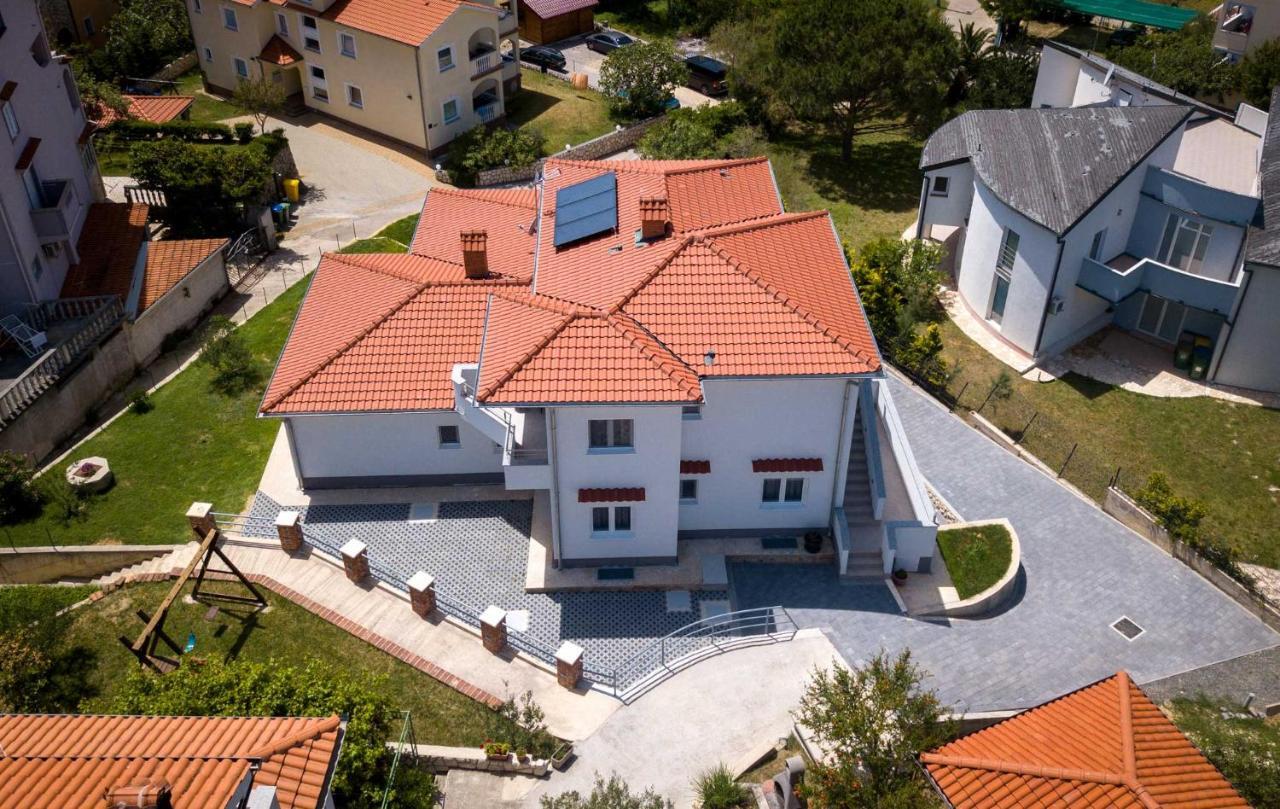 Apartmani Villa Zora لوبار المظهر الخارجي الصورة