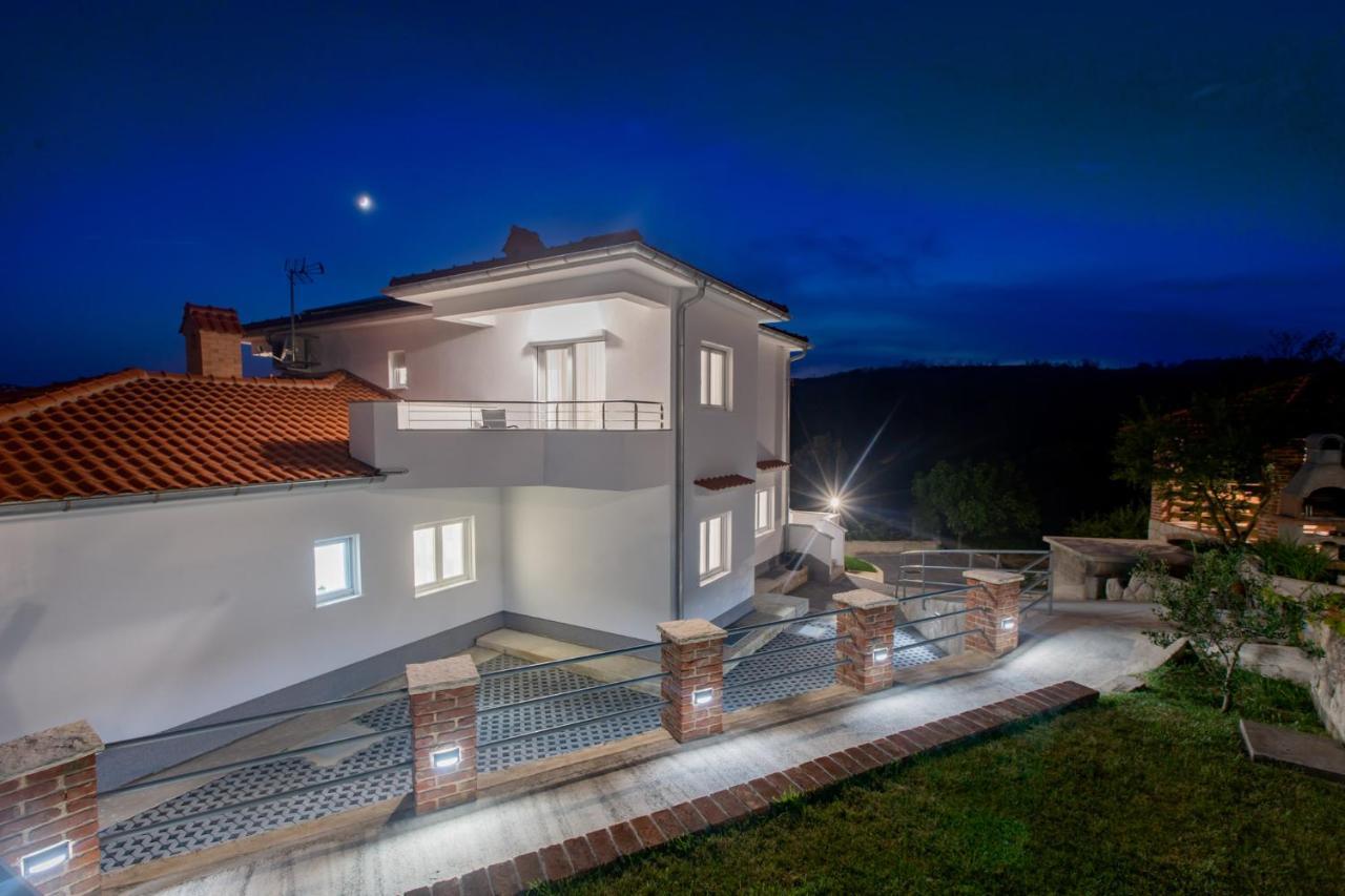 Apartmani Villa Zora لوبار المظهر الخارجي الصورة