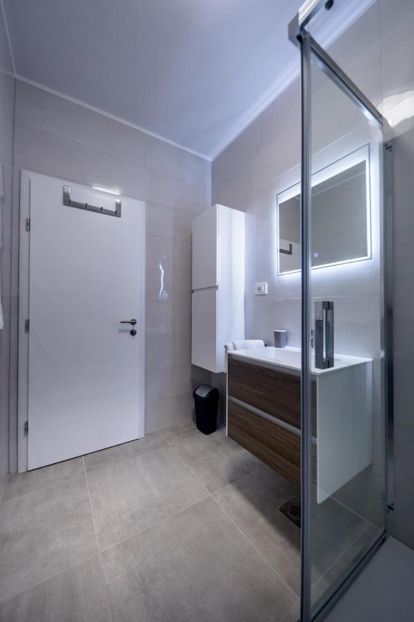 Apartmani Villa Zora لوبار المظهر الخارجي الصورة