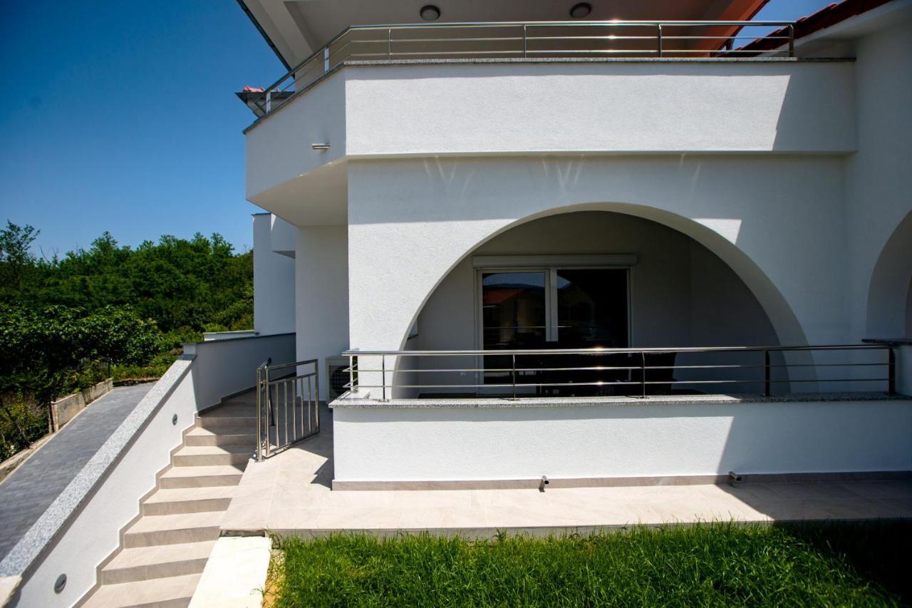 Apartmani Villa Zora لوبار المظهر الخارجي الصورة