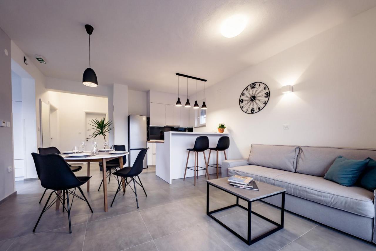 Apartmani Villa Zora لوبار المظهر الخارجي الصورة
