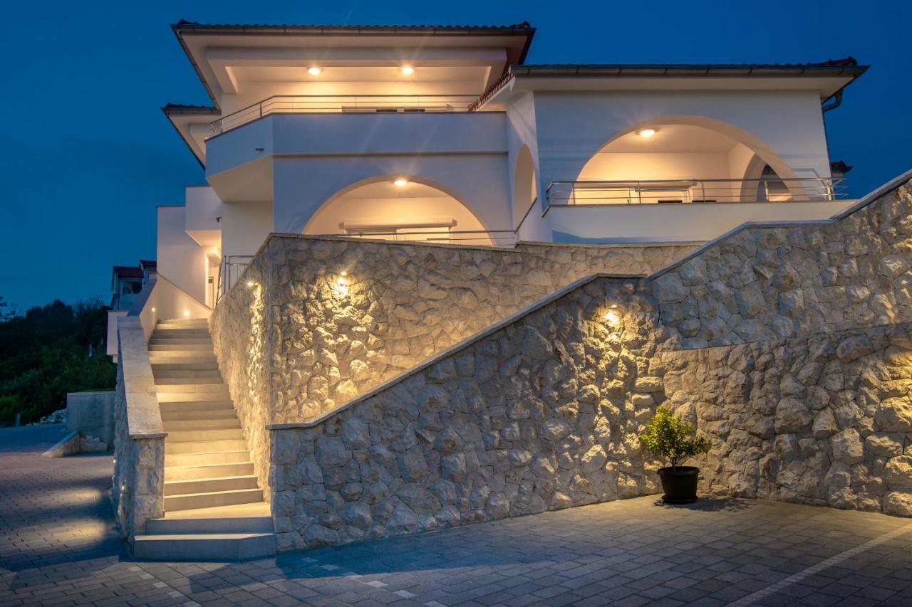 Apartmani Villa Zora لوبار المظهر الخارجي الصورة