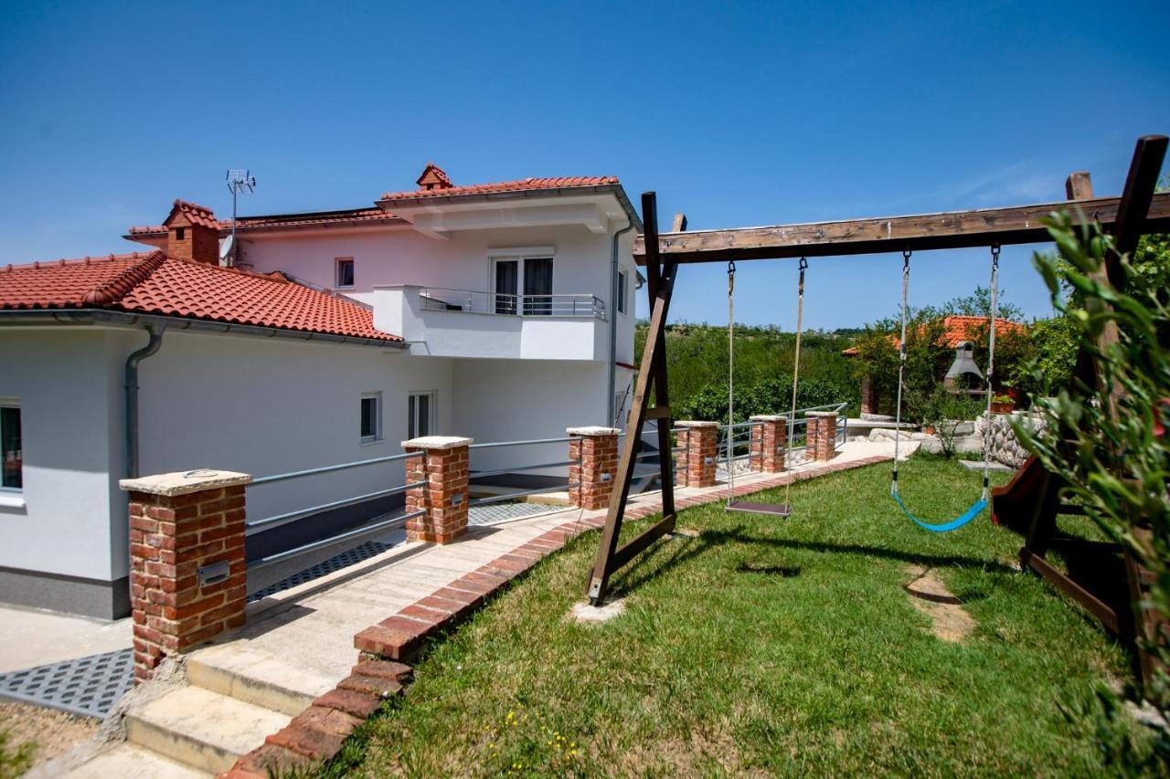 Apartmani Villa Zora لوبار المظهر الخارجي الصورة